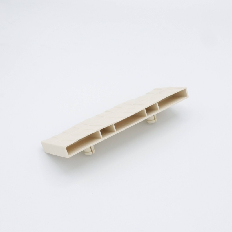 a picture of Plastic clip-on triple central slat fittings of 38x8mm